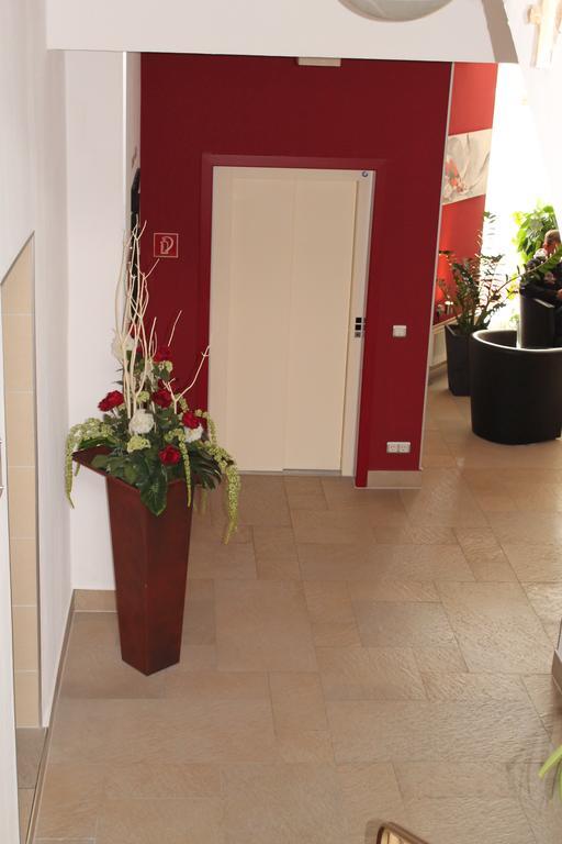 Hotel Anhalt Koethen  Buitenkant foto